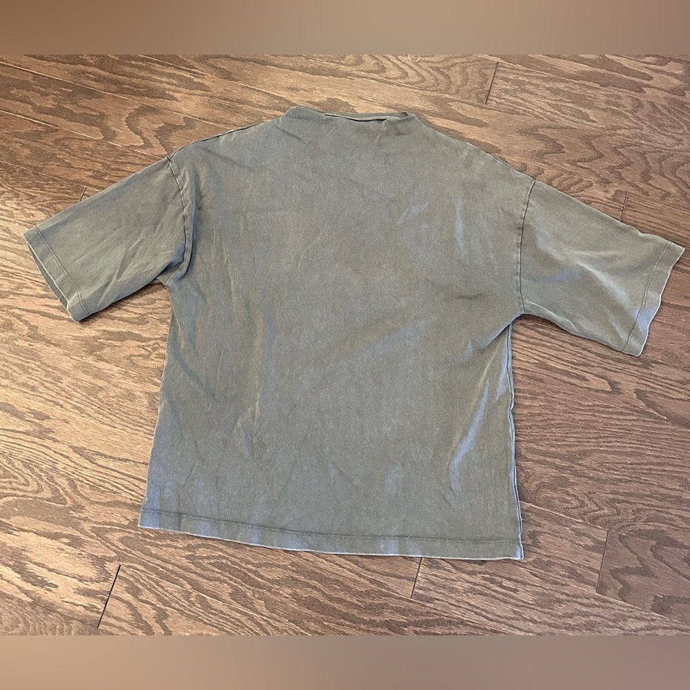 Zara women’s Casual Gray Shirt size medium